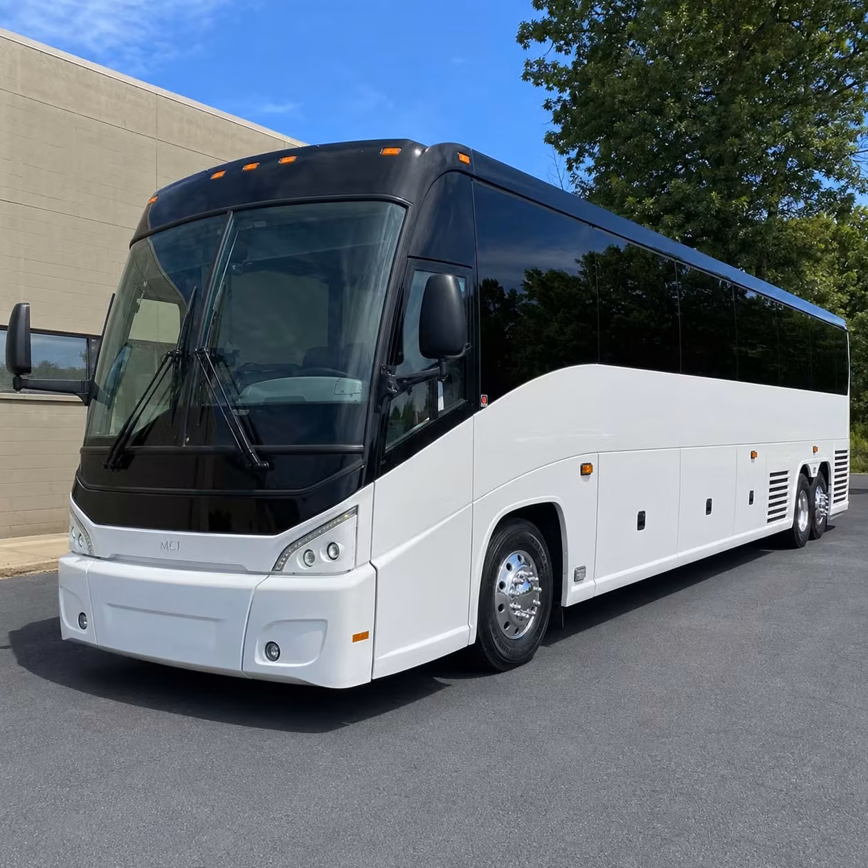 denver corporate groups and conference attendees count on long distance bus rentals for out of town events